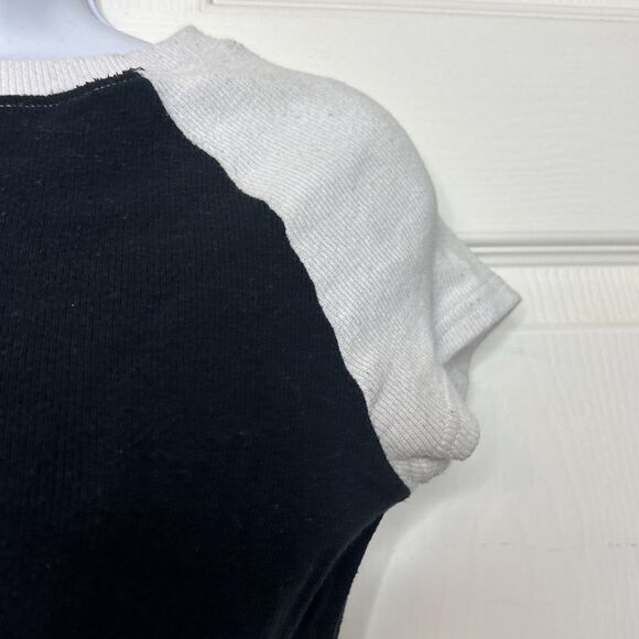 Justify Medium Black And White Croptop With Red Embroidered Dragon - Picture 3 of 6